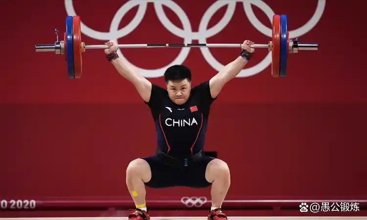 举重冠军女什么霞_栖霞女子举重比赛冠军是谁_举重全国赛女子59