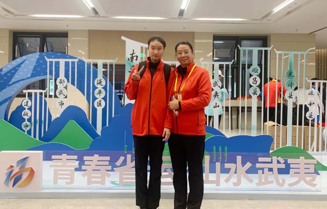 接力游泳赛冠军项目是什么_什么是游泳接力赛冠军项目_接力游泳金牌