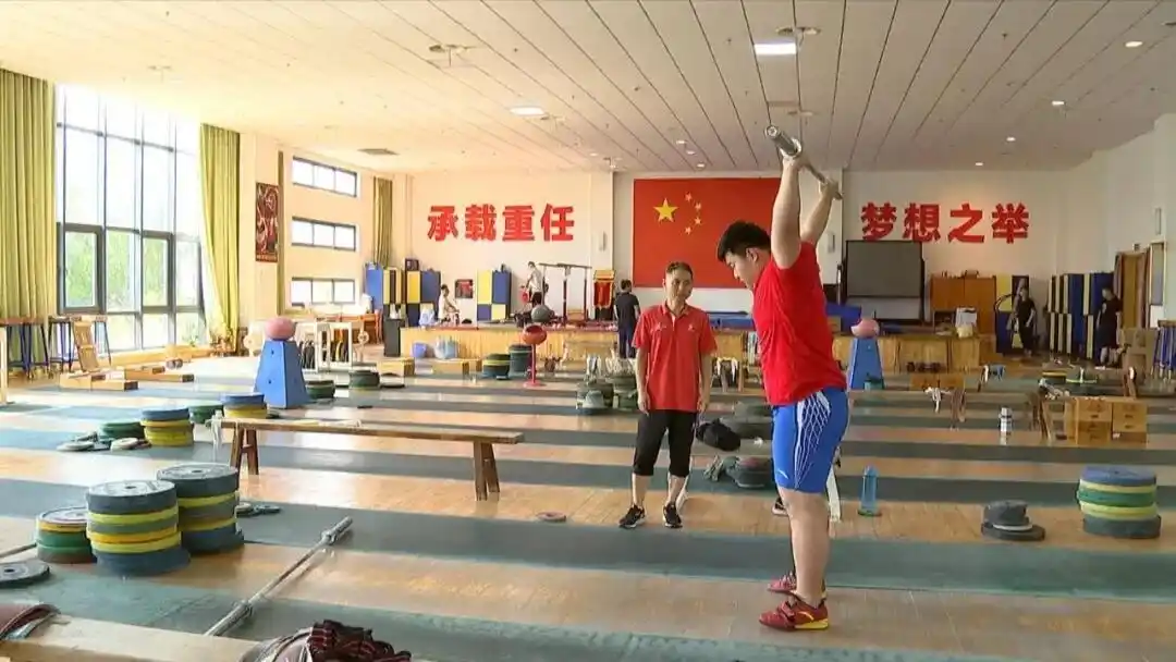 举重奥运会冠军收入_举重奥运冠军获多少钱_举重奥运冠军没钱买药