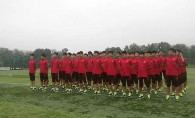 足球队冠军是谁_足球队获得冠军_22届足球冠军是哪一队