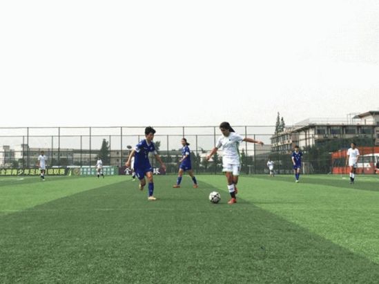 小学足球教学案例分析_小学足球教学现状调查与分析_小学生足球教育历史发展