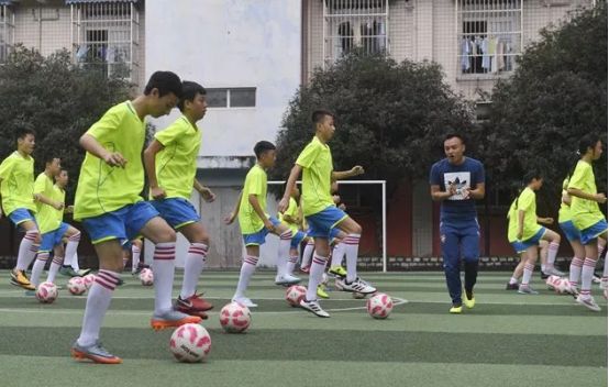 小学生足球教育历史发展_小学足球教学现状调查与分析_小学足球教学案例分析